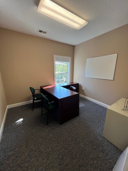 4214 Mayfair St, Myrtle Beach, SC à louer - Photo de l’immeuble – Image 3 sur 8