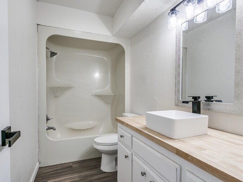 3304 SW 40th St, Oklahoma City, OK à vendre - Photo de l’immeuble – Image 3 sur 25