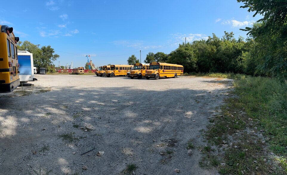 16725 Van Dam Rd, South Holland, IL à vendre - Photo de l’immeuble – Image 3 sur 9