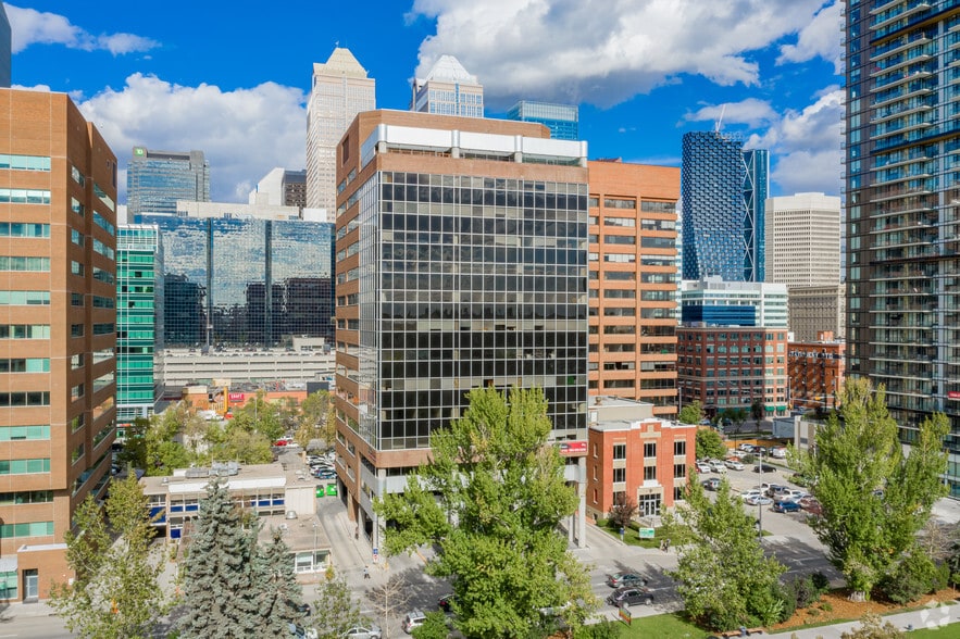 340 12th Ave SW, Calgary, AB à louer - Photo de l’immeuble – Image 3 sur 21