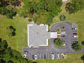 268 S Suncoast Blvd, Crystal River, FL à vendre Photo de l’immeuble– Image 2 sur 60