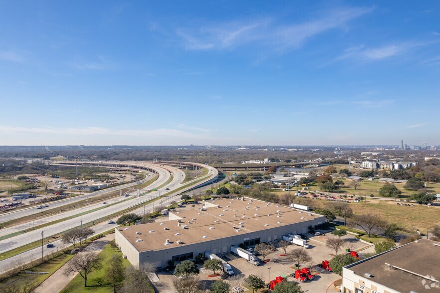 800 Interchange Blvd, Austin, TX à louer - Aérien – Image 2 sur 5