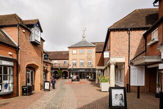 Plus de détails pour 7 Lion And Lamb Yard, Farnham - Local commercial à louer