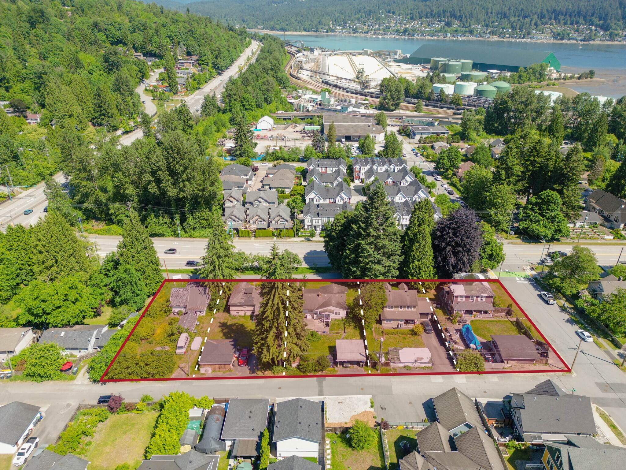 2115-2131 St. Johns St, Port Moody, BC à vendre Aérien– Image 1 sur 11