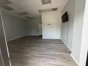 7203-7217 21st St E, Sarasota, FL à louer Photo intérieure– Image 2 sur 9