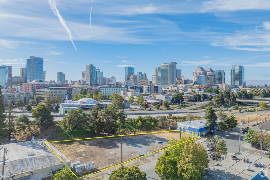 2116 Brush St, Oakland, CA à vendre - Photo de l’immeuble – Image 1 sur 9