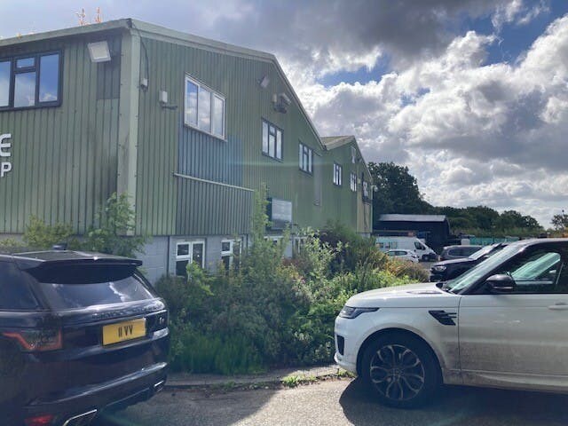 Hallgrove, Bagshot à louer - Photo de l’immeuble – Image 1 sur 6