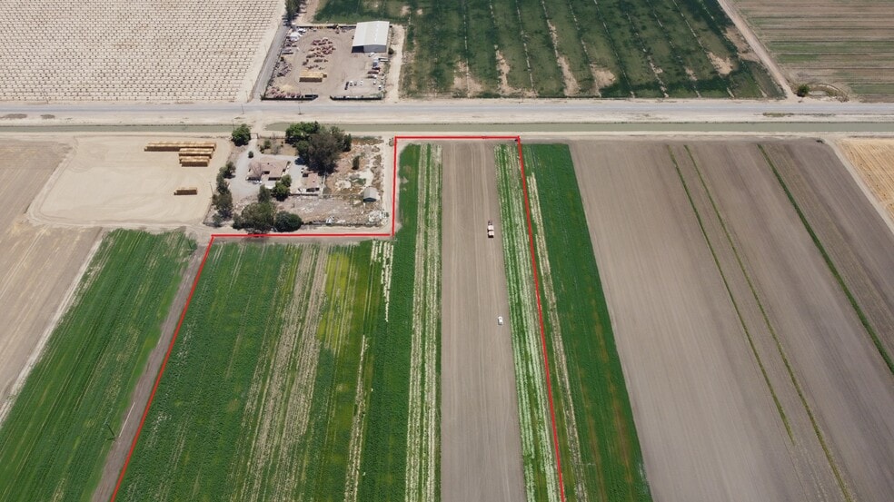 17712 Adobe Rd, Bakersfield, CA à vendre - Aérien – Image 1 sur 5