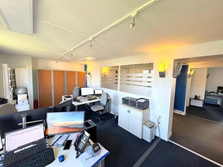 Bureau dans Versailles à louer - Photo de l’immeuble – Image 3 sur 8