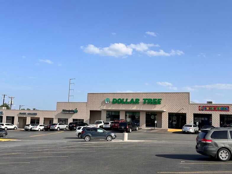 6000-6064 Ingram Rd, San Antonio, TX à louer - Photo de l’immeuble – Image 3 sur 8