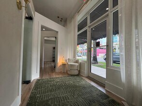 2427 Biscayne Blvd, Miami, FL à louer Photo intérieure– Image 1 sur 8