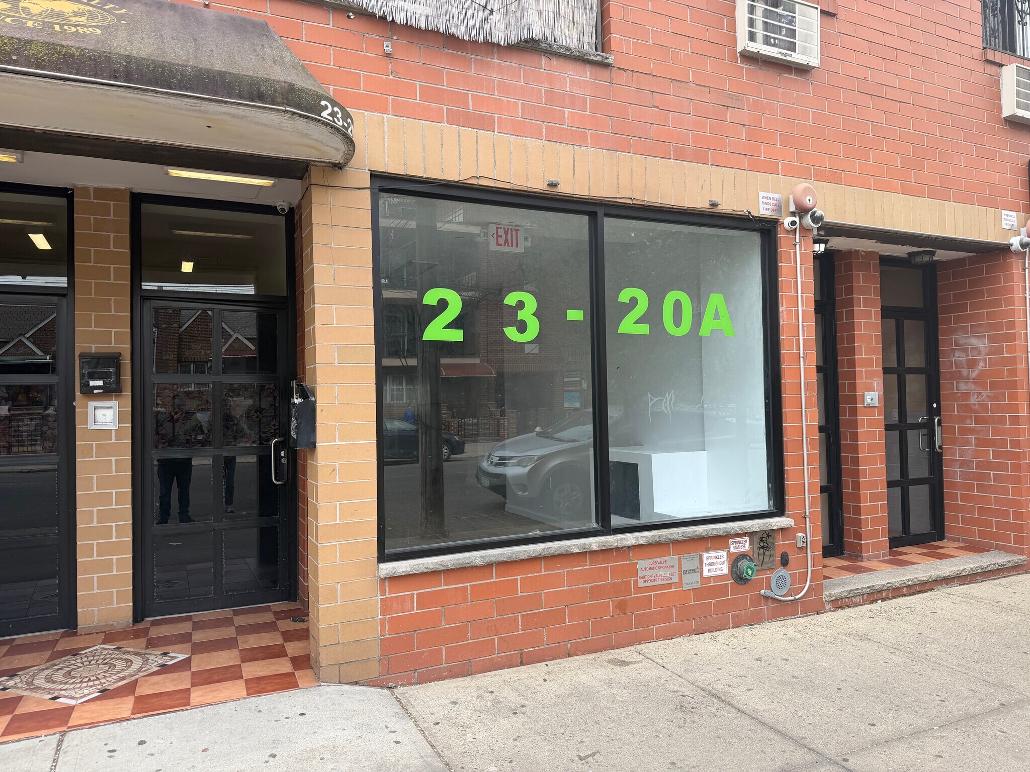 2320A Broadway, Astoria, NY à louer Photo de l’immeuble– Image 1 sur 6