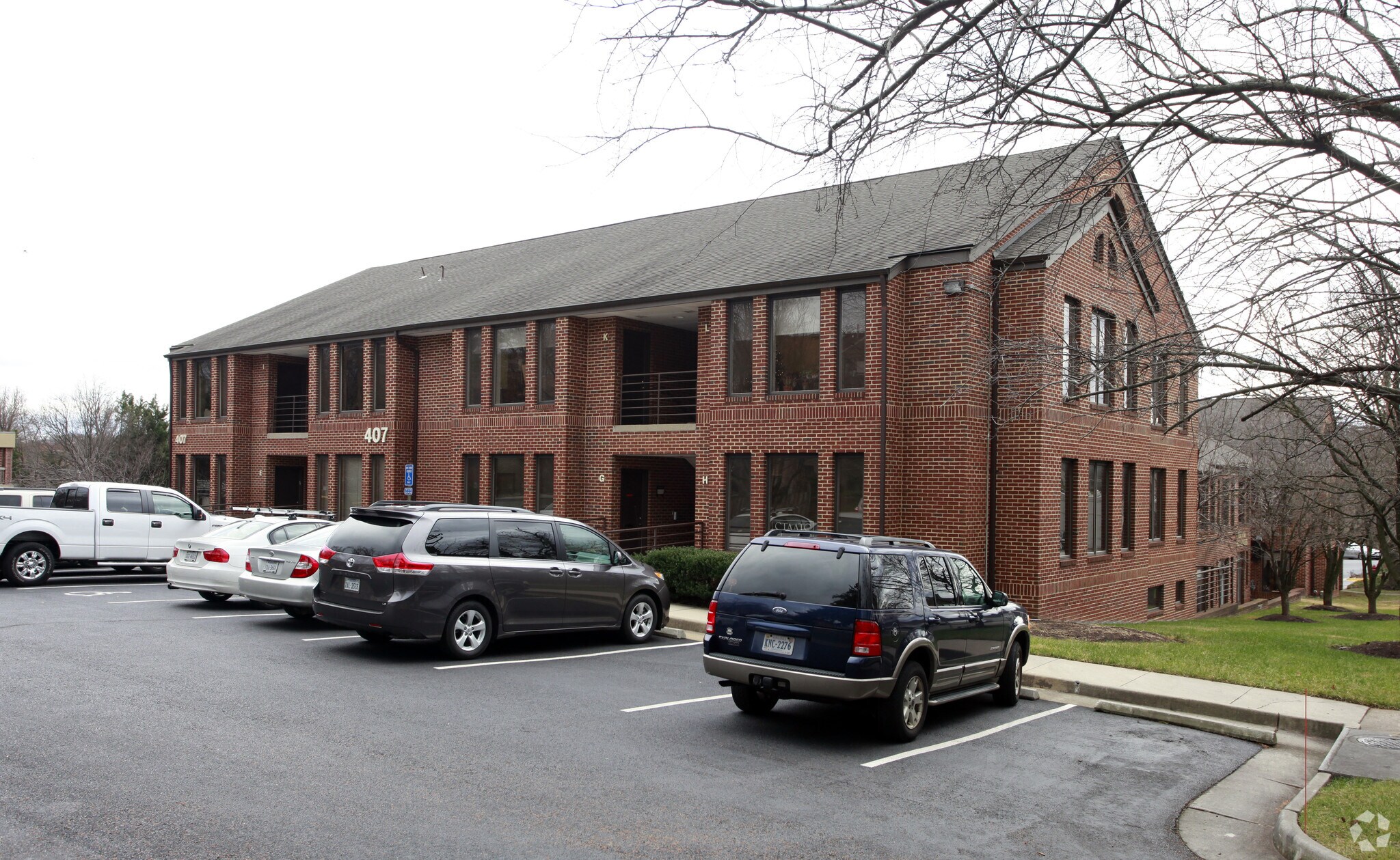 407 Church St NE, Vienna, VA à louer Photo principale– Image 1 sur 9