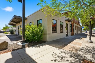 602 E Yakima Ave, Yakima, WA à louer Photo intérieure– Image 1 sur 27