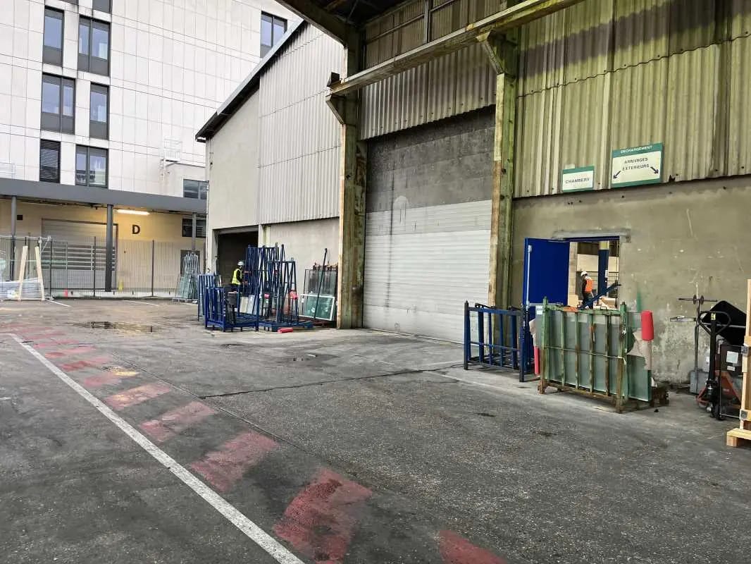 Local d’activités dans Villeurbanne à louer Photo de l’immeuble– Image 1 sur 2