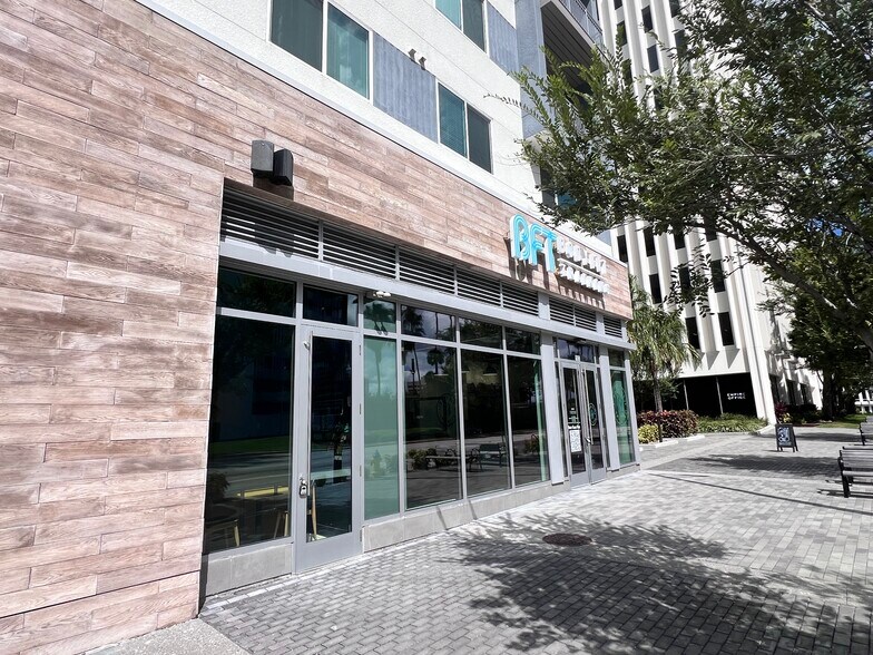 103 W Tyler St, Tampa, FL à louer - Photo de l’immeuble – Image 2 sur 6