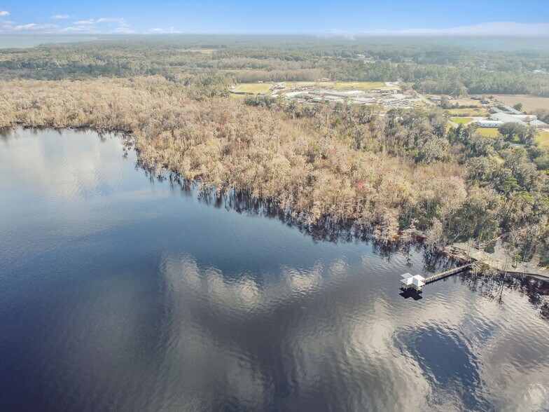 106 Union Ave, Crescent City, FL à vendre - Photo de l’immeuble – Image 3 sur 10