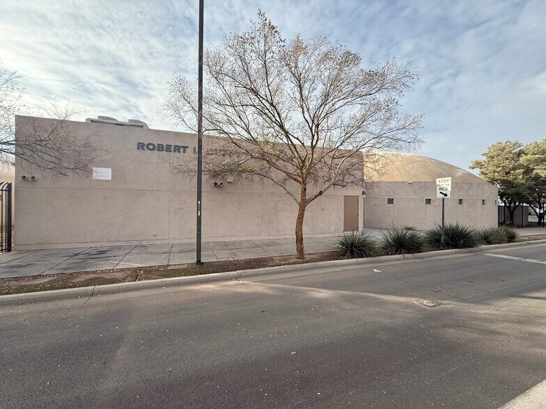 2550 E Jefferson St, Phoenix, AZ à vendre - Photo de l’immeuble – Image 2 sur 11
