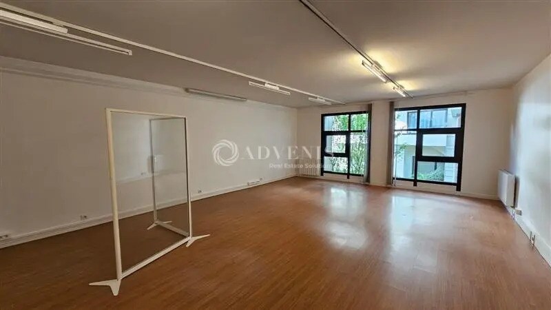 Bureau dans Lille à louer - Photo de l’immeuble – Image 2 sur 12