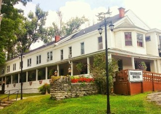 Plus de détails pour 10 Gould Ave, Richfield Springs, NY - Hôtellerie à vendre