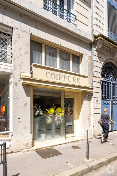 Local commercial dans Lyon à louer - Photo de l’immeuble – Image 2 sur 4