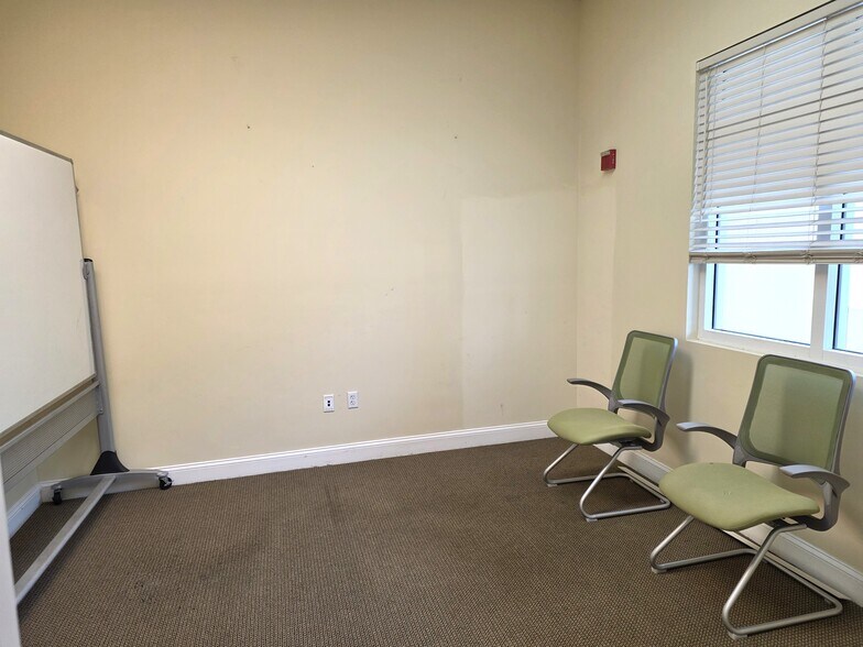 601 N Congress Ave, Delray Beach, FL à louer - Photo de l’immeuble – Image 2 sur 21