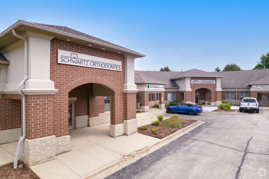 1437-1457 Merchant Dr, Algonquin, IL à vendre - Photo de l’immeuble – Image 1 sur 10
