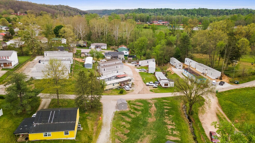 2659 2nd St, Hurricane, WV à vendre - Photo de l’immeuble – Image 3 sur 22
