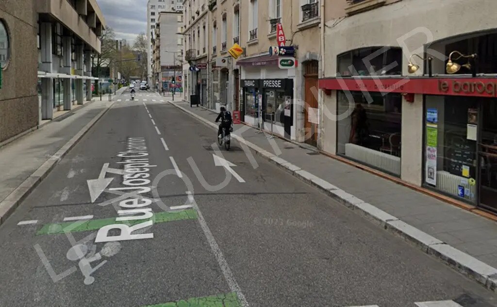 Local commercial dans Grenoble à vendre Photo de l’immeuble– Image 1 sur 3