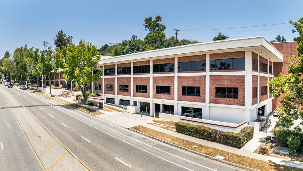 600 N Rosemead Blvd, Pasadena, CA à vendre - Photo de l’immeuble – Image 2 sur 46