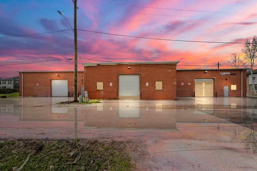 6307 Foster Street portefeuille de 2 biens à vendre sur LoopNet.fr - Photo de l’immeuble – Image 1 sur 1