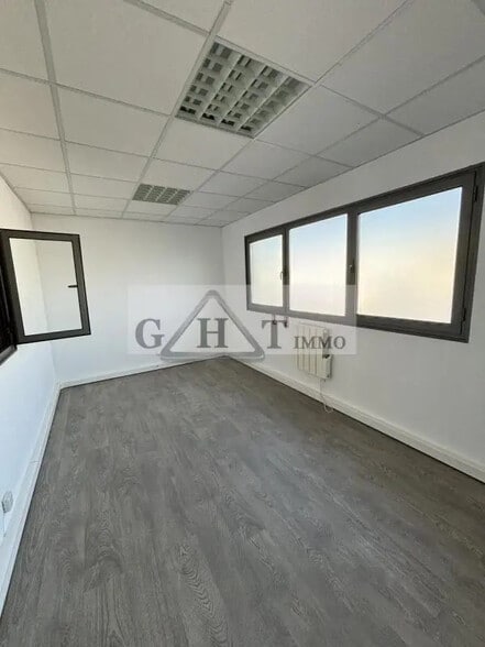 Industriel/Logistique dans Villeneuve-la-Garenne à louer - Photo intérieure – Image 3 sur 4