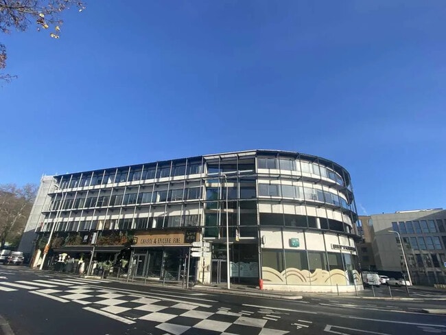 Plus de détails pour 120 Rue De Saint-Cyr, Lyon - Bureau à vendre