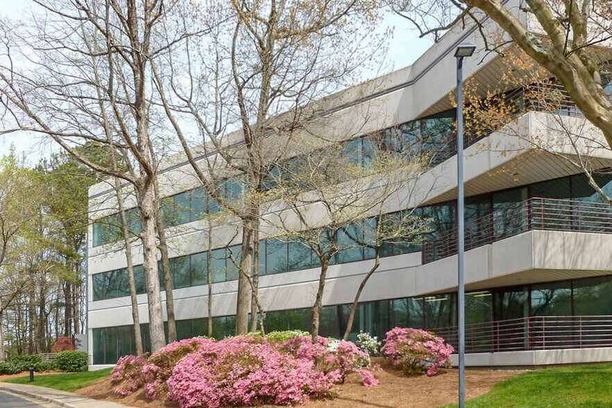 5550 Triangle Pky, Peachtree Corners, GA à louer - Photo de l’immeuble – Image 2 sur 10