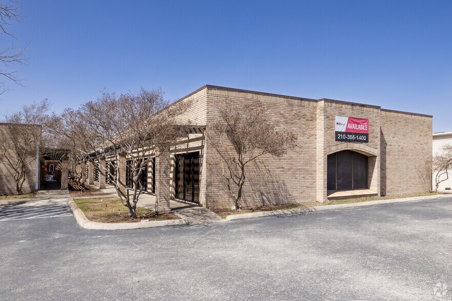 420 Water St, Kerrville, TX à louer - Photo principale – Image 1 sur 3