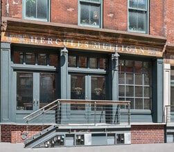 220 Front St, New York, NY à louer Photo intérieure– Image 1 sur 5