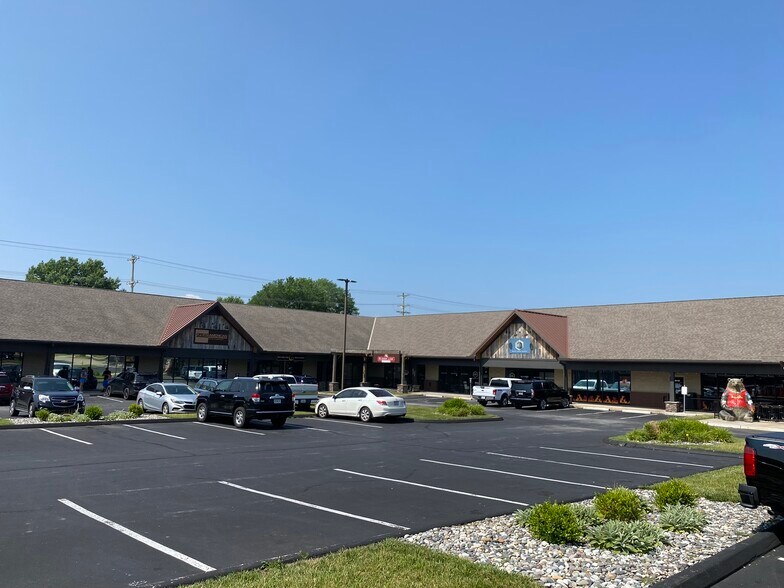 1730 E Republic Rd, Springfield, MO à louer - Photo principale – Image 1 sur 11