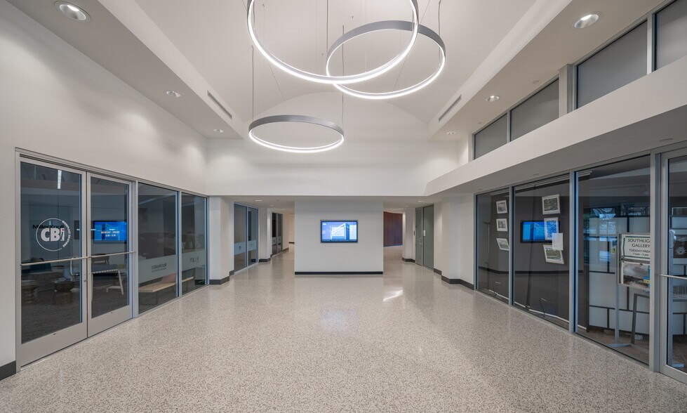 1 Independent Dr, Jacksonville, FL à louer - Photo intérieure – Image 3 sur 16