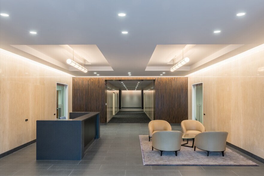 25 Deforest Ave, Summit, NJ à louer - Hall d’entrée – Image 2 sur 8