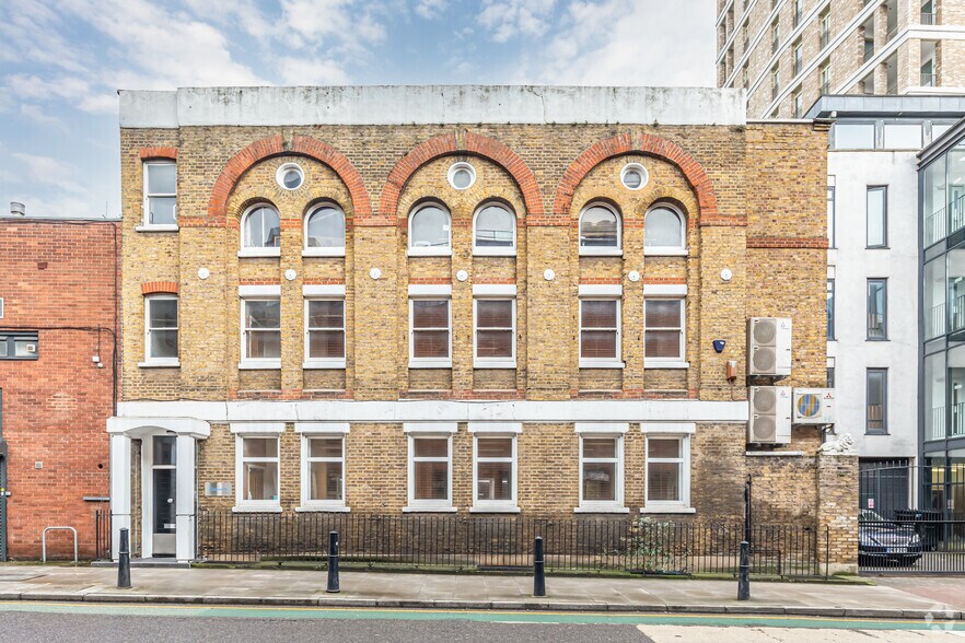 15 Dock St, Londres à vendre - Photo de l’immeuble – Image 2 sur 7