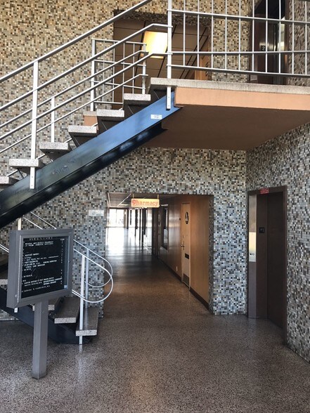 1120 W La Palma Ave, Anaheim, CA à louer - Hall d’entrée – Image 3 sur 9