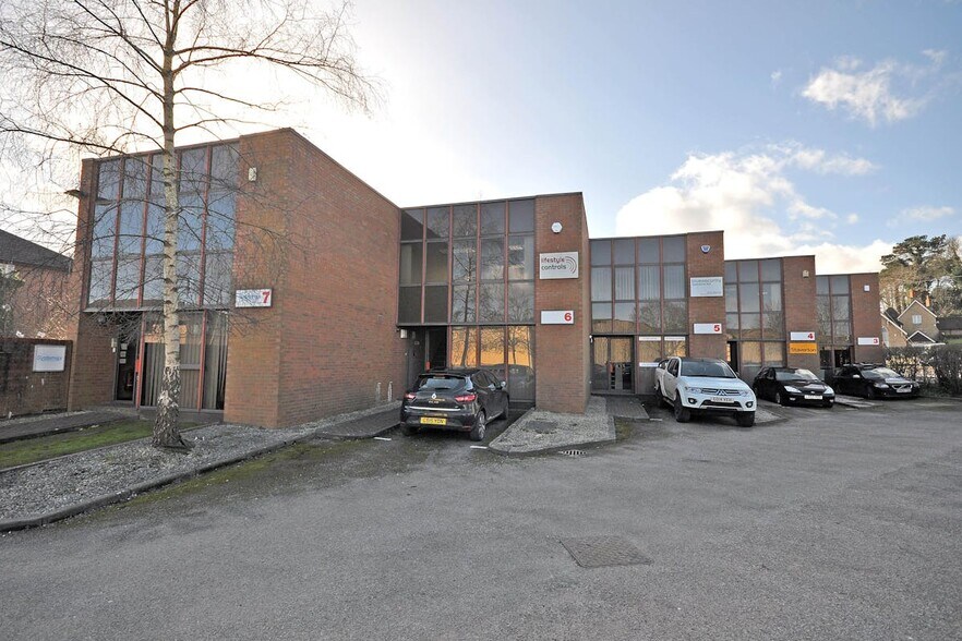 Units 1 - 7 Hortons Way portefeuille de 2 biens à vendre sur LoopNet.fr - Photo principale – Image 2 sur 2