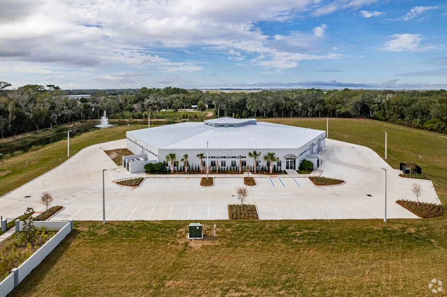 2678 Richmond Ave, Sanford, FL à vendre - Photo principale – Image 2 sur 21
