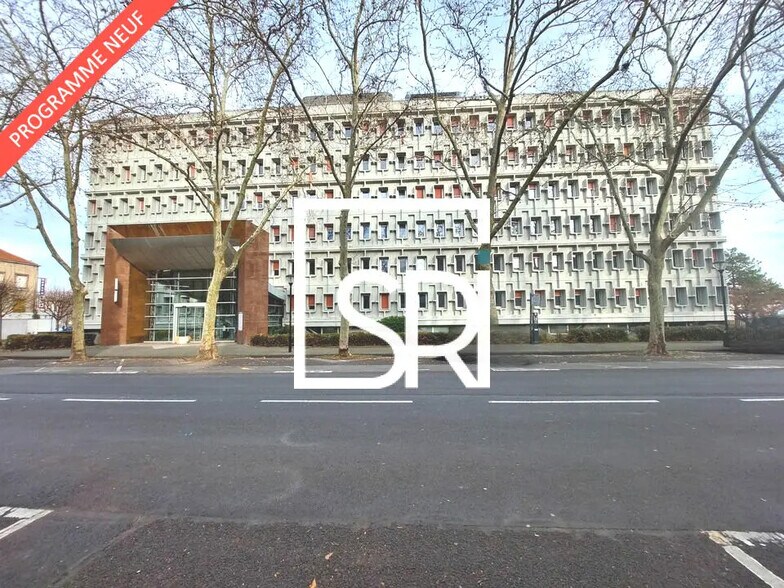 Bureau dans Clermont-Ferrand à vendre - Photo de l’immeuble – Image 2 sur 15