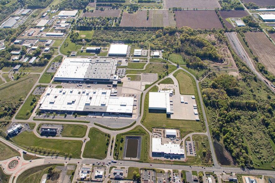 5000 Cork St, Kalamazoo, MI à louer - Aérien – Image 2 sur 3