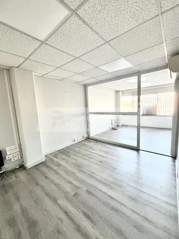 Bureau dans Aubagne à louer Photo de l’immeuble– Image 1 sur 20