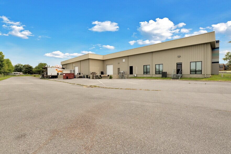 1326 Progress Dr, Front Royal, VA à vendre - Photo de l’immeuble – Image 3 sur 45