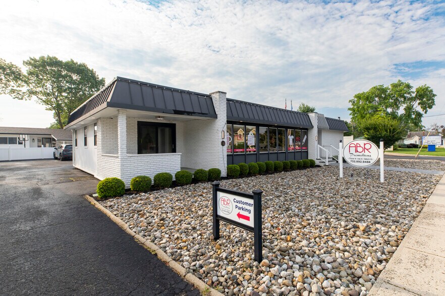 832 Beaver Dam Rd, Point Pleasant, NJ à louer - Photo de l’immeuble – Image 1 sur 5
