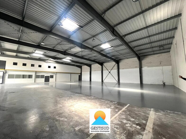 Local d’activités dans Aubagne à louer - Photo intérieure – Image 2 sur 5
