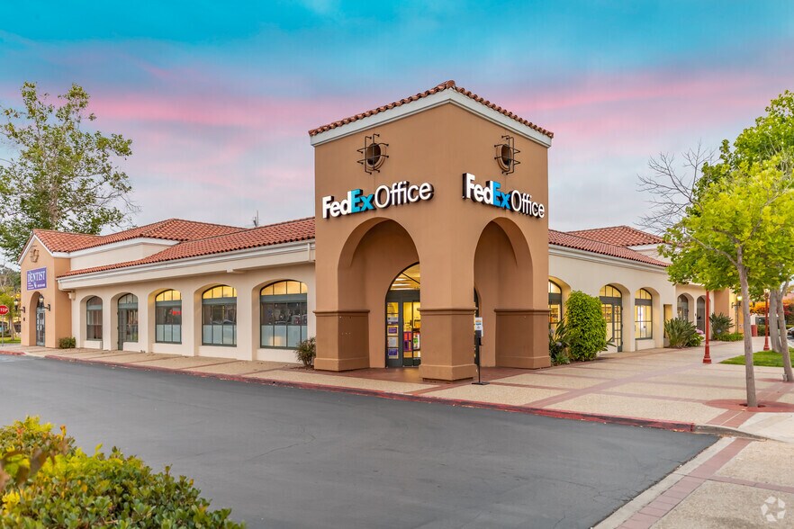 390 E H St, Chula Vista, CA à louer - Photo de l’immeuble – Image 2 sur 28